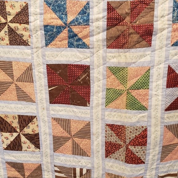 1800s Quilt multiple patterned fabric - Picture 11 of 16